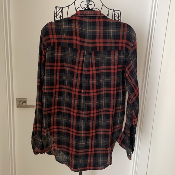 PPLA PLAID HI/LO TOP - Picture 6 of 7